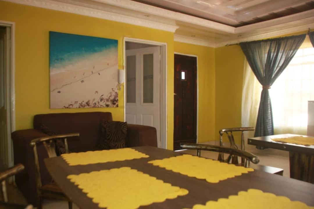 Mathlyn Guesthouse Габороне Екстер'єр фото